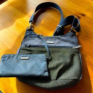 Baggallini bag with wallet